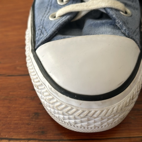 Women's Converse Blue Velvet Low Top Sneakers Size 7.5 - Picture 6 of 11